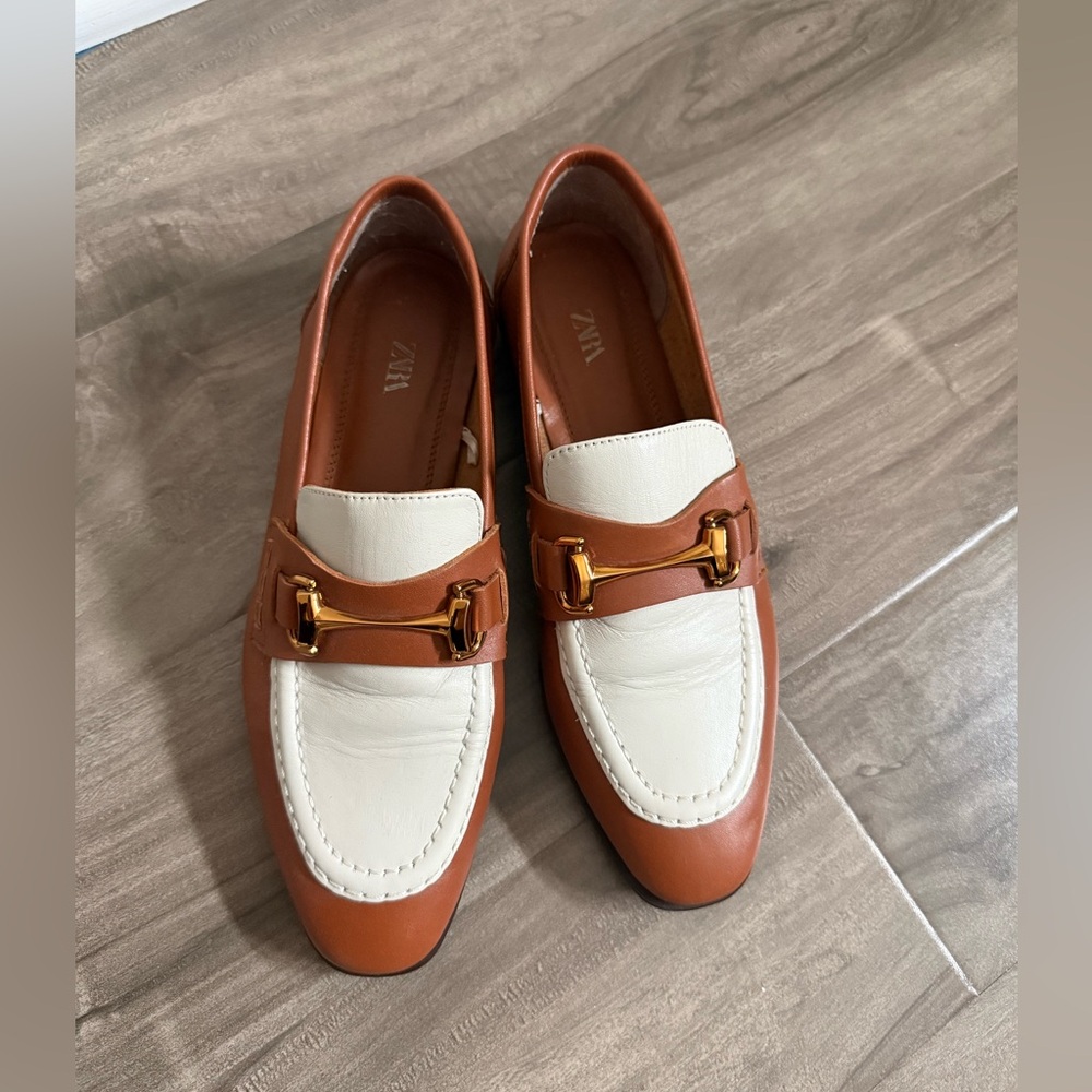 Zara Women’s Tan and Cream Loafers in size 37